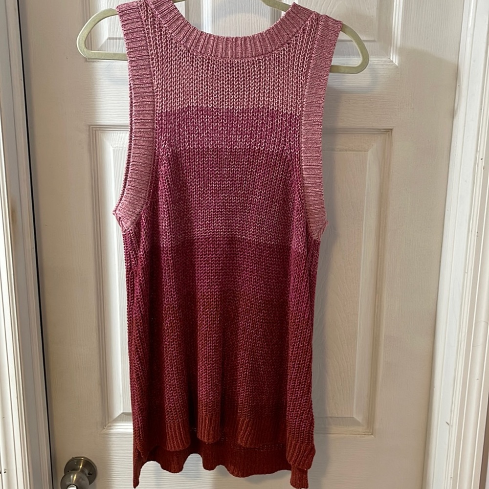 Women’s Sleeveless Sweater